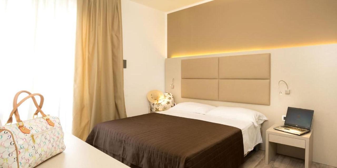 Trevi 3*