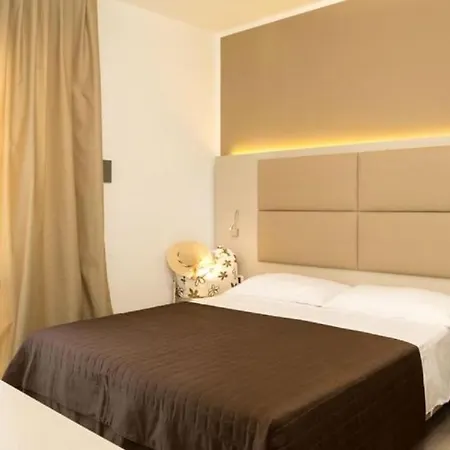 Trevi 3*
